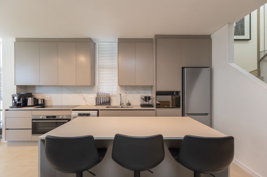 To Let 3 Bedroom Property for Rent in Green Point Western Cape